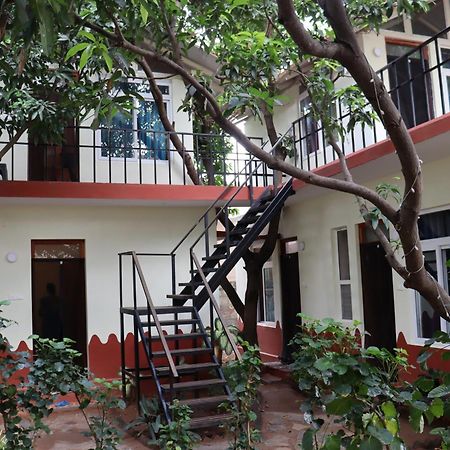 Da Mantra House Guest House Tiruvannamalai Exterior photo